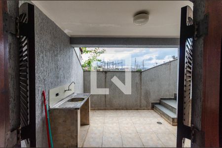 Casa à venda com 198m², 3 quartos e 3 vagasQuarto de Serviço - janela