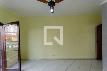 Casa à venda com 198m², 3 quartos e 3 vagasSuíte