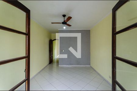 Casa à venda com 198m², 3 quartos e 3 vagasSuíte