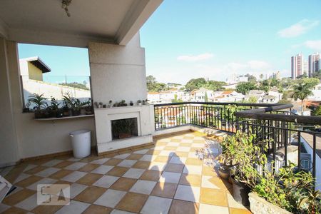 Casa à venda com 600m², 5 quartos e 5 vagasÁrea de Serviço