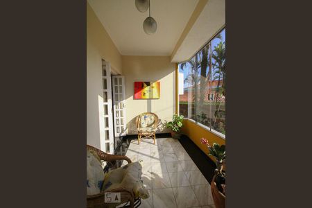 Casa à venda com 600m², 5 quartos e 5 vagasHall