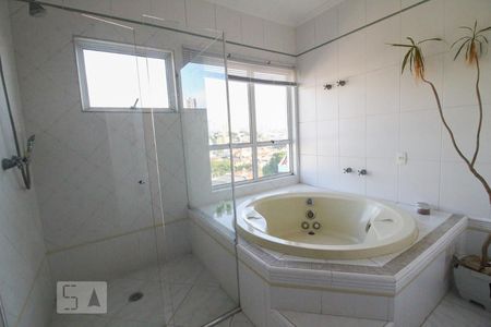 Casa à venda com 600m², 5 quartos e 5 vagasBanheiro da Suíte 3