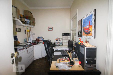 Casa à venda com 600m², 5 quartos e 5 vagasEscritório