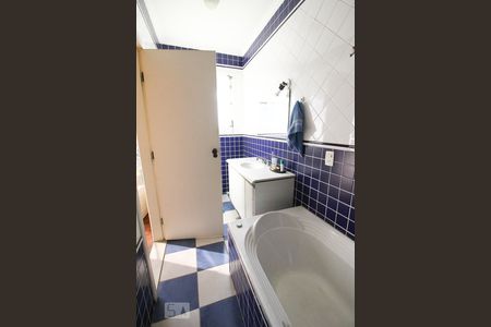 Casa à venda com 600m², 5 quartos e 5 vagasBanheiro da Suíte 1