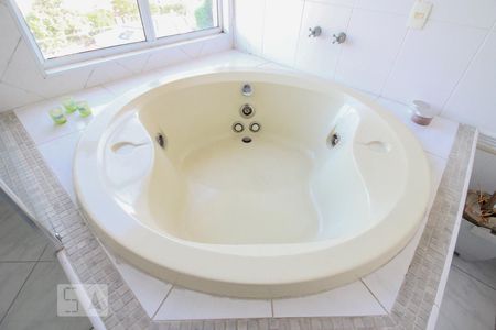 Casa à venda com 600m², 5 quartos e 5 vagasBanheiro da Suíte 3