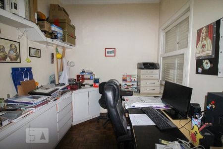 Casa à venda com 600m², 5 quartos e 5 vagasEscritório