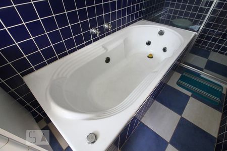 Casa à venda com 600m², 5 quartos e 5 vagasBanheiro da Suíte 1