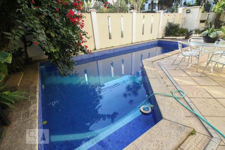 Casa à venda com 600m², 5 quartos e 5 vagasPiscina