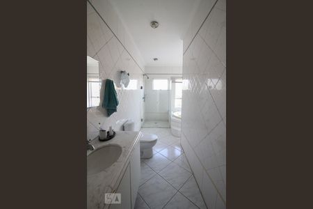 Casa à venda com 600m², 5 quartos e 5 vagasBanheiro da Suíte 3