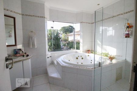 Casa à venda com 600m², 5 quartos e 5 vagasbanheiro da Suíte 5