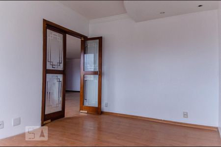 Apartamento para alugar com 256m², 4 quartos e 2 vagas Apartamento para alugar com 256m², 4 quartos e 2 vagasQuarto 3