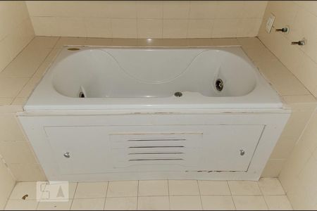 Apartamento para alugar com 256m², 4 quartos e 2 vagas Apartamento para alugar com 256m², 4 quartos e 2 vagasDetalhe do Banheiro da Suite