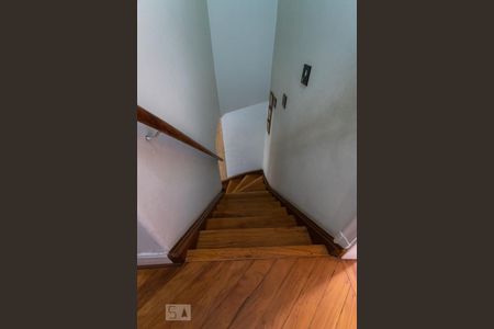 Casa à venda com 150m², 3 quartos e 1 vagaEscada