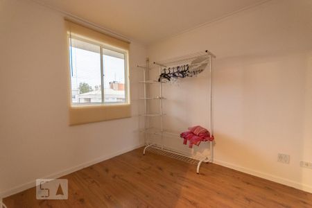 Suíte de apartamento para alugar com 2 quartos, 47m² em Novo Mundo, Curitiba