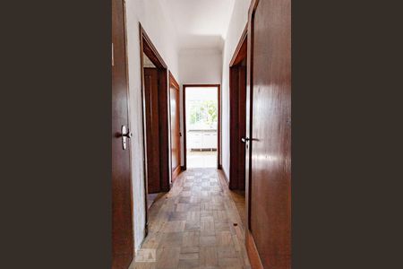 Corredor de casa à venda com 3 quartos, 280m² em Brooklin Paulista, São Paulo