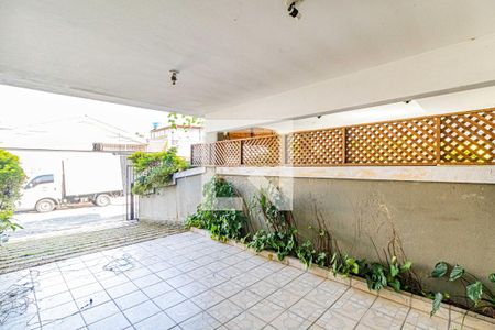 Casa à venda com 250m², 3 quartos e 6 vagas Casa à venda com 250m², 3 quartos e 6 vagasGaragem