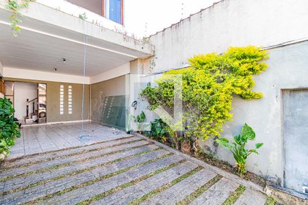 Casa à venda com 250m², 3 quartos e 6 vagas Casa à venda com 250m², 3 quartos e 6 vagasGaragem