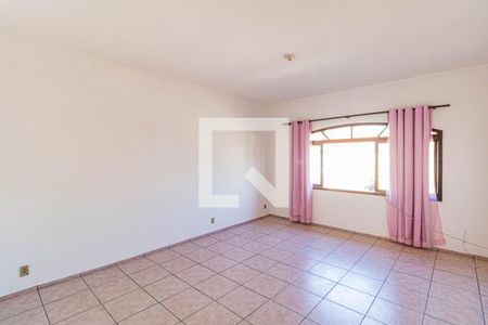 Sala de casa à venda com 3 quartos, 250m² em Ferreira, São Paulo