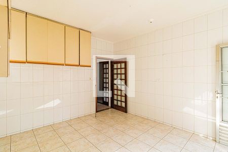 Casa à venda com 250m², 3 quartos e 6 vagas Casa à venda com 250m², 3 quartos e 6 vagasCozinha