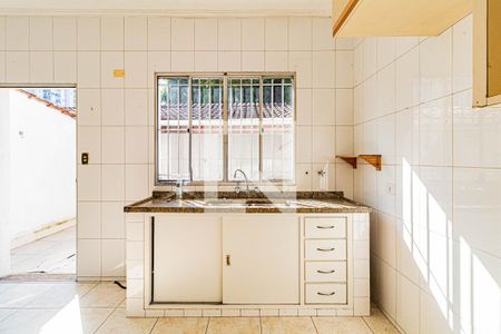 Casa à venda com 250m², 3 quartos e 6 vagas Casa à venda com 250m², 3 quartos e 6 vagasCozinha