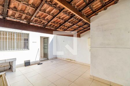 Casa à venda com 250m², 3 quartos e 6 vagas Casa à venda com 250m², 3 quartos e 6 vagasQuintal/Lavanderia