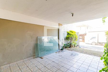 Casa à venda com 250m², 3 quartos e 6 vagas Casa à venda com 250m², 3 quartos e 6 vagasGaragem