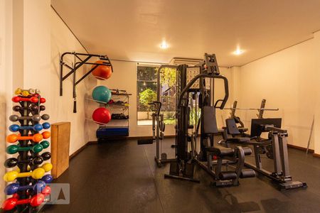 Apartamento à venda com 72m², 3 quartos e 1 vaga Apartamento à venda com 72m², 3 quartos e 1 vagaAcademia