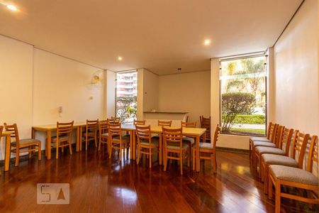 Apartamento à venda com 72m², 3 quartos e 1 vaga Apartamento à venda com 72m², 3 quartos e 1 vagaÁrea comum - Salão de festas