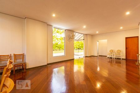 Apartamento à venda com 72m², 3 quartos e 1 vaga Apartamento à venda com 72m², 3 quartos e 1 vagaÁrea comum - Salão de festas