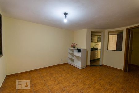 Sala de casa para alugar com 4 quartos, 104m² em Uberaba, Curitiba