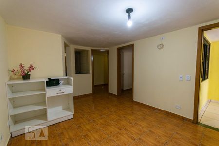 Sala de casa para alugar com 4 quartos, 104m² em Uberaba, Curitiba