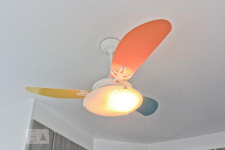 Casa à venda com 240m², 3 quartos e 3 vagas Casa à venda com 240m², 3 quartos e 3 vagasQuarto 1