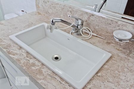 Casa à venda com 240m², 3 quartos e 3 vagas Casa à venda com 240m², 3 quartos e 3 vagasBanheiro