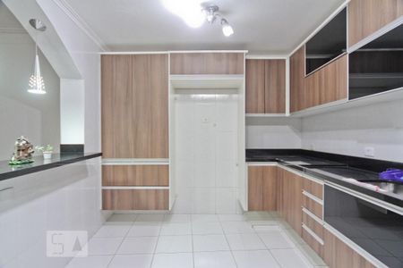 Casa à venda com 240m², 3 quartos e 3 vagasCozinha