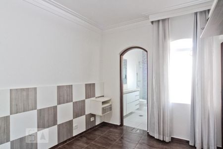 Casa à venda com 240m², 3 quartos e 3 vagasSuíte