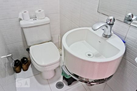 Casa à venda com 240m², 3 quartos e 3 vagasBanheiro de Serviço