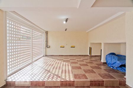 Casa à venda com 240m², 3 quartos e 3 vagasGaragem