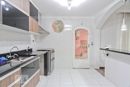 Casa à venda com 240m², 3 quartos e 3 vagasCozinha