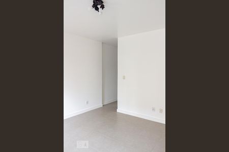 Quarto de kitnet/studio para alugar com 1 quarto, 33m² em Centro Histórico, Porto Alegre