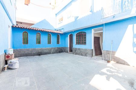 Casa à venda com 320m², 3 quartos e 4 vagas Casa à venda com 320m², 3 quartos e 4 vagasQuintal