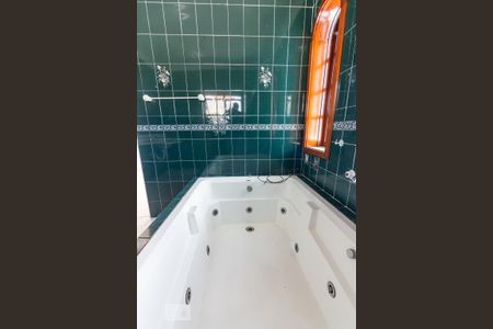 Casa à venda com 320m², 3 quartos e 4 vagas Casa à venda com 320m², 3 quartos e 4 vagasBanheiro da Suíte Master