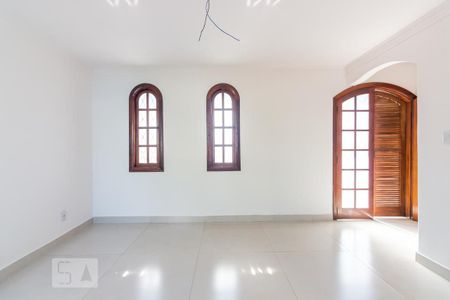 Casa à venda com 320m², 3 quartos e 4 vagas Casa à venda com 320m², 3 quartos e 4 vagasSuíte Master