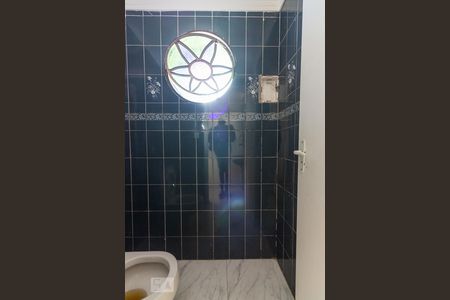 Casa à venda com 320m², 3 quartos e 4 vagas Casa à venda com 320m², 3 quartos e 4 vagasLavabo