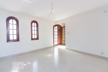 Casa à venda com 320m², 3 quartos e 4 vagas Casa à venda com 320m², 3 quartos e 4 vagasSuíte Master