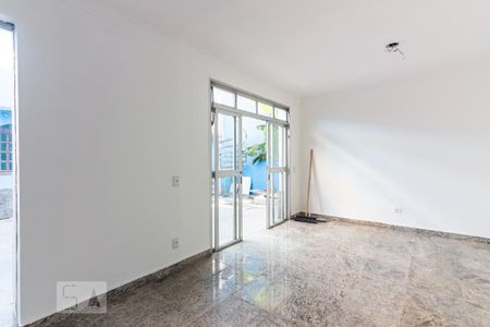 Casa à venda com 320m², 3 quartos e 4 vagas Casa à venda com 320m², 3 quartos e 4 vagasSala de Jantar