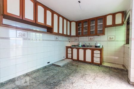 Casa à venda com 320m², 3 quartos e 4 vagas Casa à venda com 320m², 3 quartos e 4 vagasCozinha
