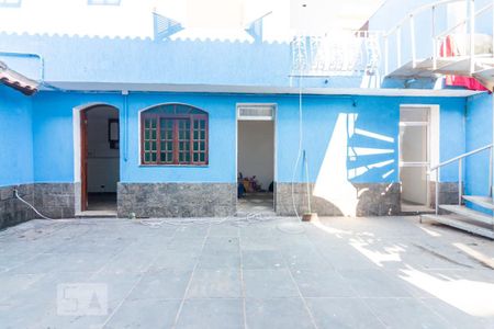 Casa à venda com 320m², 3 quartos e 4 vagas Casa à venda com 320m², 3 quartos e 4 vagasQuintal