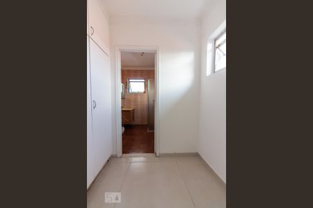 Casa à venda com 320m², 3 quartos e 4 vagas Casa à venda com 320m², 3 quartos e 4 vagasCloset da Suíte 2