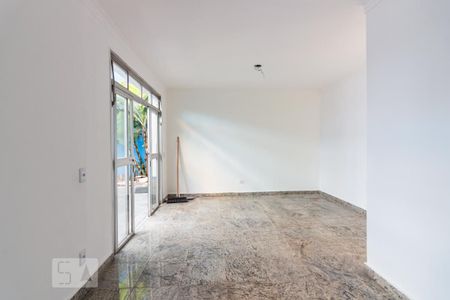 Casa à venda com 320m², 3 quartos e 4 vagas Casa à venda com 320m², 3 quartos e 4 vagasSala de Jantar