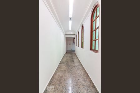 Casa à venda com 320m², 3 quartos e 4 vagas Casa à venda com 320m², 3 quartos e 4 vagasCorredor